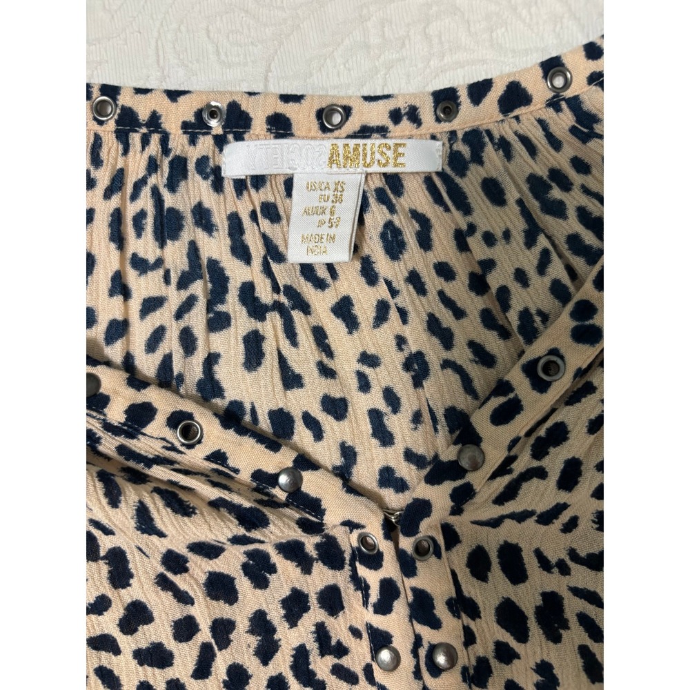 Amuse Society Leopard Print Grommet V-Neck High-Low Blouse Tan Black XS